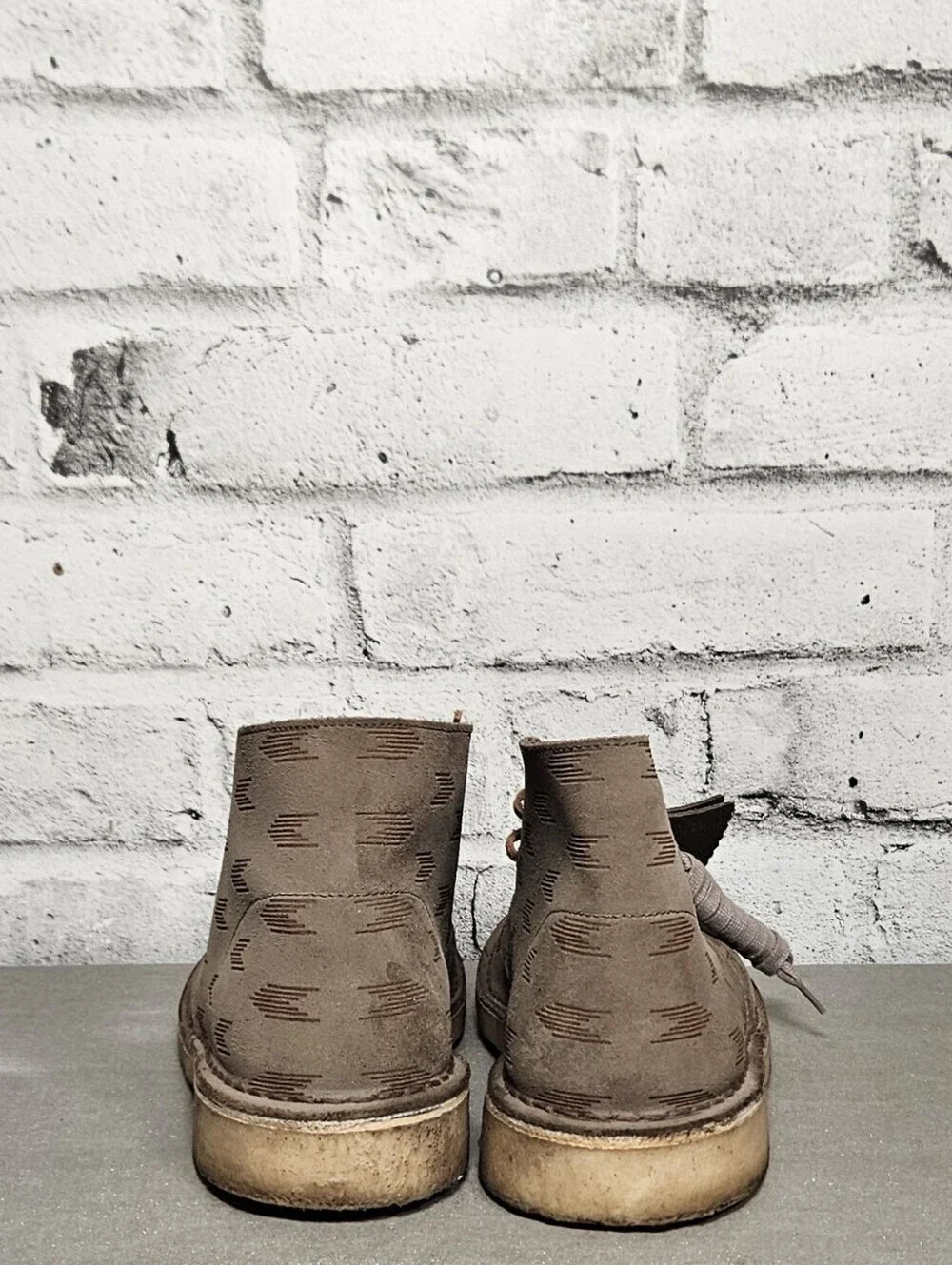 Clarks Originals Torrun Suede Desert Boots Mens 9.5 Taupe Portugal